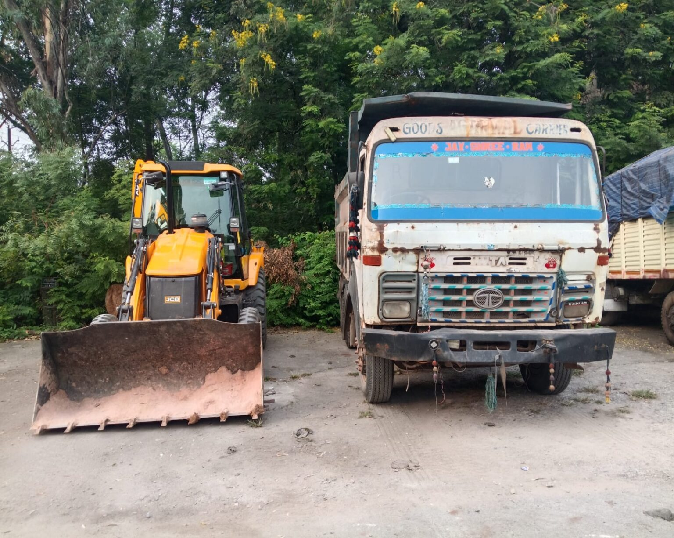 खनिज विभाग की छापामार कार्रवाई… अवैध खनन और परिवहन करते 08 वाहन जब्त,