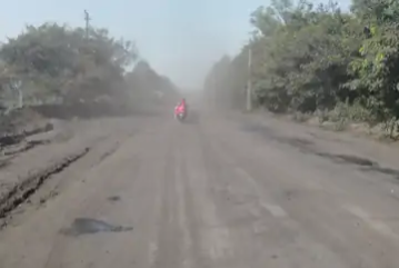 KORBA NEWS:मुड़ापार बायपास पर डस्ट का डेरा, धूल के गुबार से बच रहे राहगीर