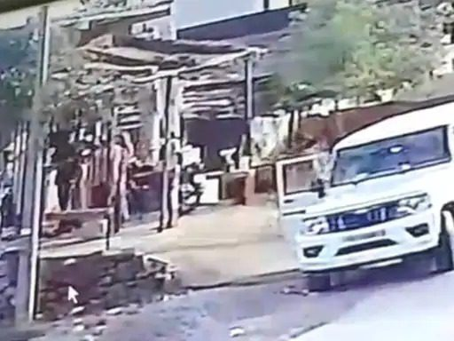 आबकारी विभाग की टीम पर अवैध वसूली का आरोप 13 साल की लड़की के साथ मारपीट कर जंगल में छोड़ा, पीड़ित परिवार ने थाने में की शिकायत