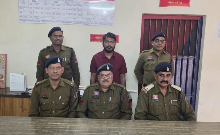 शराब के नशे में जानबूझकर एक्सीडेंट करने वाले वाहन चालक के विरुद्ध गैर इरातन हत्या का अपराध पंजीबद कर आरोपी चालक को किया गया गिरफ्तार