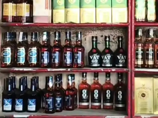 प्लास्टिक की बोतलों में मिलेगी शराब:आबकारी मंत्री बोले- बोतलें ब्रांड युक्त और क्वालिटी वाली होंगी, नीति में कोई बदलाव नहीं