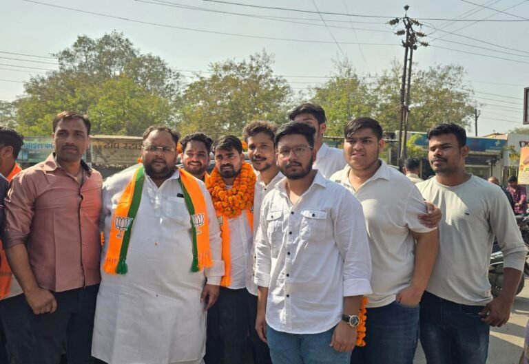 कोसाबाड़ी चौक पर युवा शक्ति का ऐतिहासिक प्रदर्शन, युवा मोर्चा जिला अध्यक्ष वैभव शर्मा का भव्य स्वागत