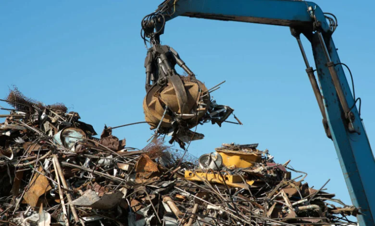 KORBA BREAKING: उरगा में कबाड़ से भरी पिकअप पकड़ाई… छुड़वाने में “चर्चित”पुलिस जाबांज की एंट्री से मचा हड़कंप