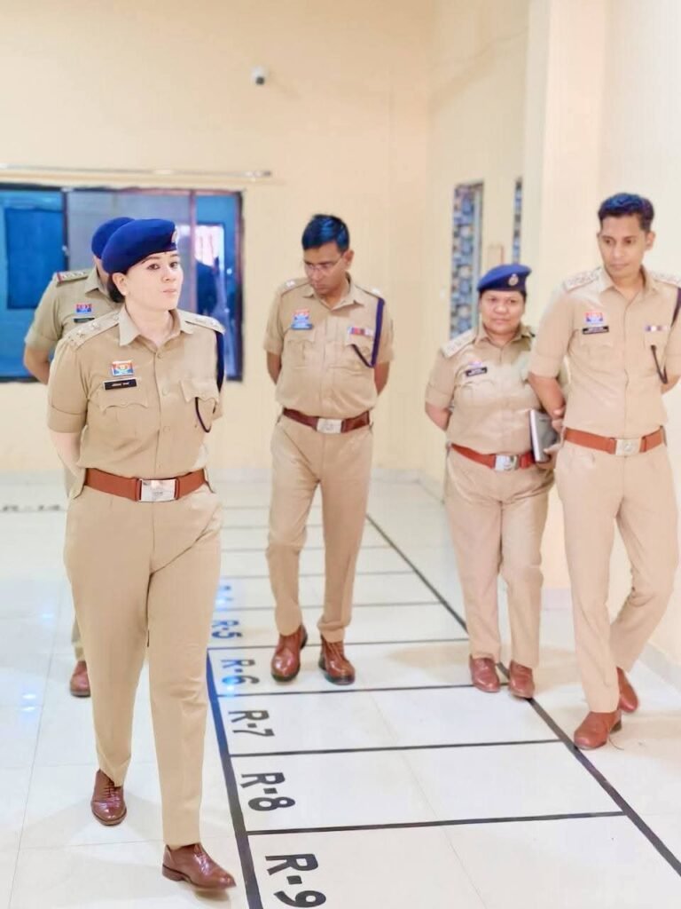आगामी नगरीय निकाय निर्वाचन के दृष्टिगत पुलिस अधीक्षक सुश्री अंकिता शर्मा द्वारा घुमका क्षेत्र का निरीक्षण