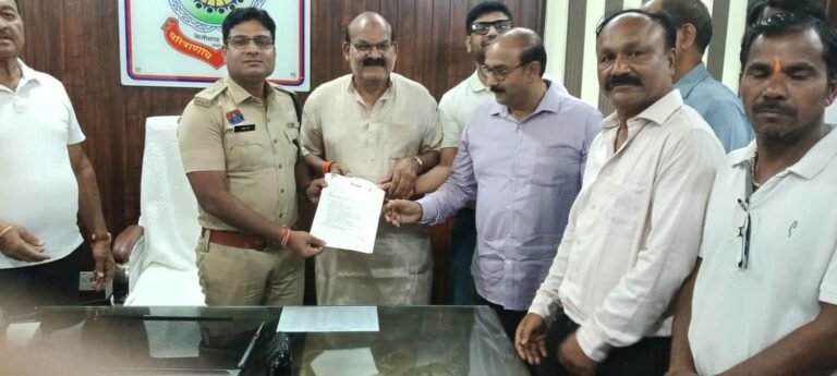 शीर्षक: मारपीट और हत्या की घटनाओं पर भड़का राजपूत समाज, कलेक्टर-SP को सौंपा ज्ञापन