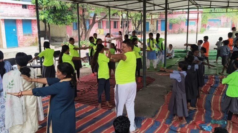 विजयनगर स्कूल में योग सप्ताह का आयोजन
