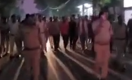 नवगई तिहरे हत्याकांड में नया मोड़: चारों आरोपी गिरफ्तार, पुलिस ने निकाला पैदल जुलूस, गूंजे सख्त नारे