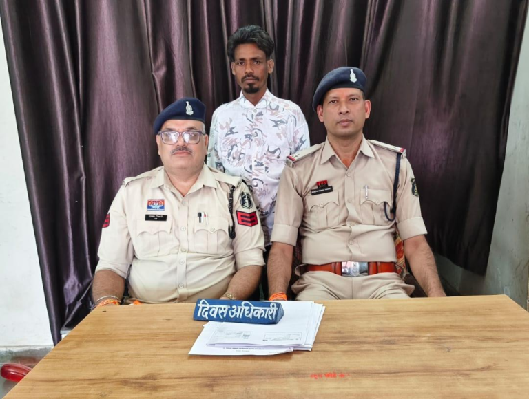 * धारदार हथियार लेकर आने जाने वालो को डराने वाला आरोपी चढ़ा कोतवाली पुलिस के हत्थे