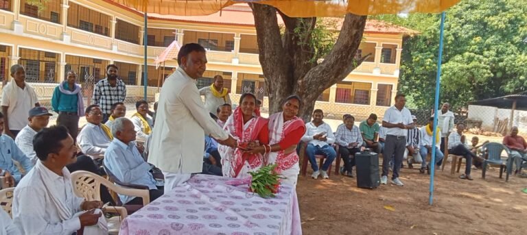 रामपुर विधायक माननीय फूल सिंह राठिया का लेमरू क्षेत्र का दौरा: ग्रामीणों ने नाच-गान के साथ किया भव्य स्वागत, विकास कार्यों की मिली सौगात