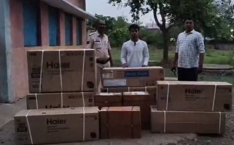 दो सगे भाइयों का AC चोरी कांड बेनकाब: CCTV और मुखबिर की मदद से 24 घंटे में गिरफ्तारी, ₹1.30 लाख का माल बरामद