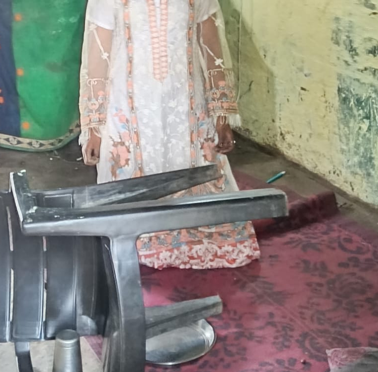 कोरबा पाली ब्रेकिंग न्यूज़ अज्ञात कारणों से एक तेरह वर्ष की छात्र ने अपनी ही घर में फांसी लगा ली पुलिस जुटी जांच में
