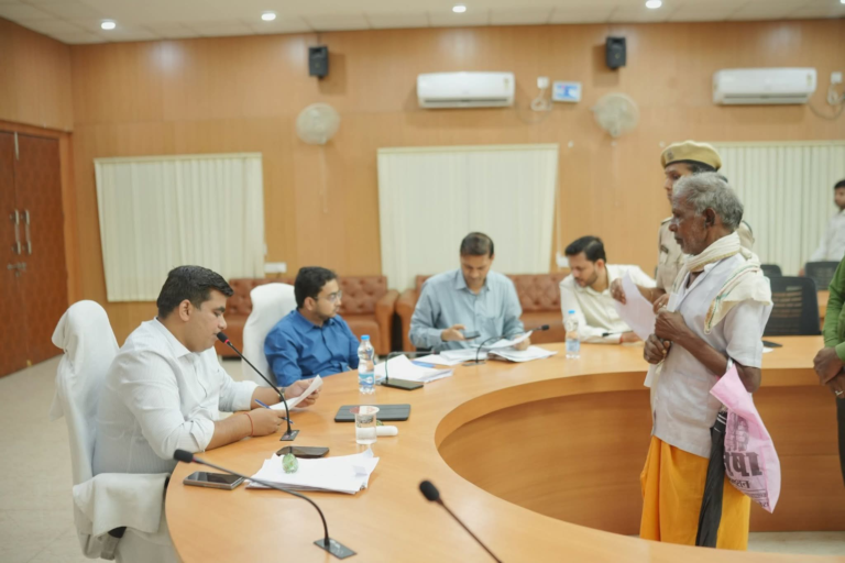 जनदर्शन में सुनी गई आम लोगो की फरियाद, जनदर्शन में कुल 109 आवेदन प्राप्त