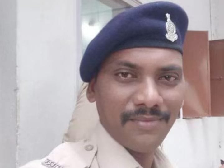 चालान के नाम पर 20 हजार रिश्वत मांगने वाला आरक्षक सस्पेंड, 6 महीने से थाने में खड़ी थी हादसे में जब्त नई कार