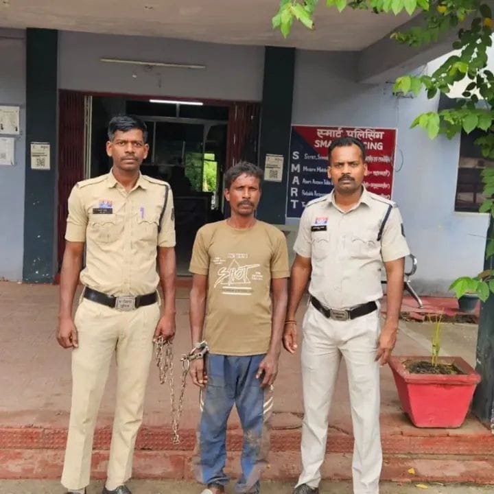 पत्नी की हत्या करने वाला पति गिरफ्तार, वारदात में प्रयुक्त बांस का डंडा बरामद