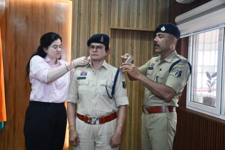 वेटलिफ्टिंग में उत्कृष्ट प्रदर्शन के लिए हेड कांस्टेबल अंजू सिंह पदोन्नत होकर बनीं एएसआई