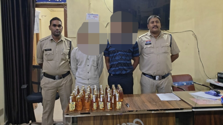 शराब तस्करी पर कटघोरा पुलिस का शिकंजा, दो आरोपी गिरफ्तार