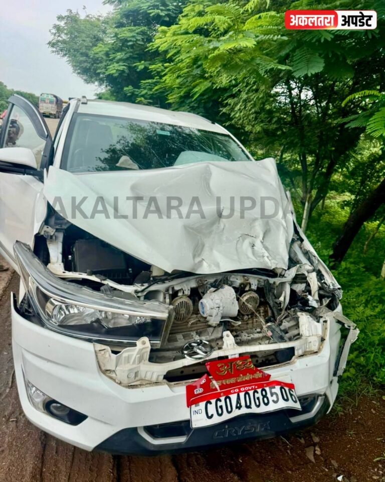 जिला पंचायत अध्यक्ष सत्यलता आनंद मिरी की कार का भीषण एक्सीडेंट, बाल-बाल बचीं